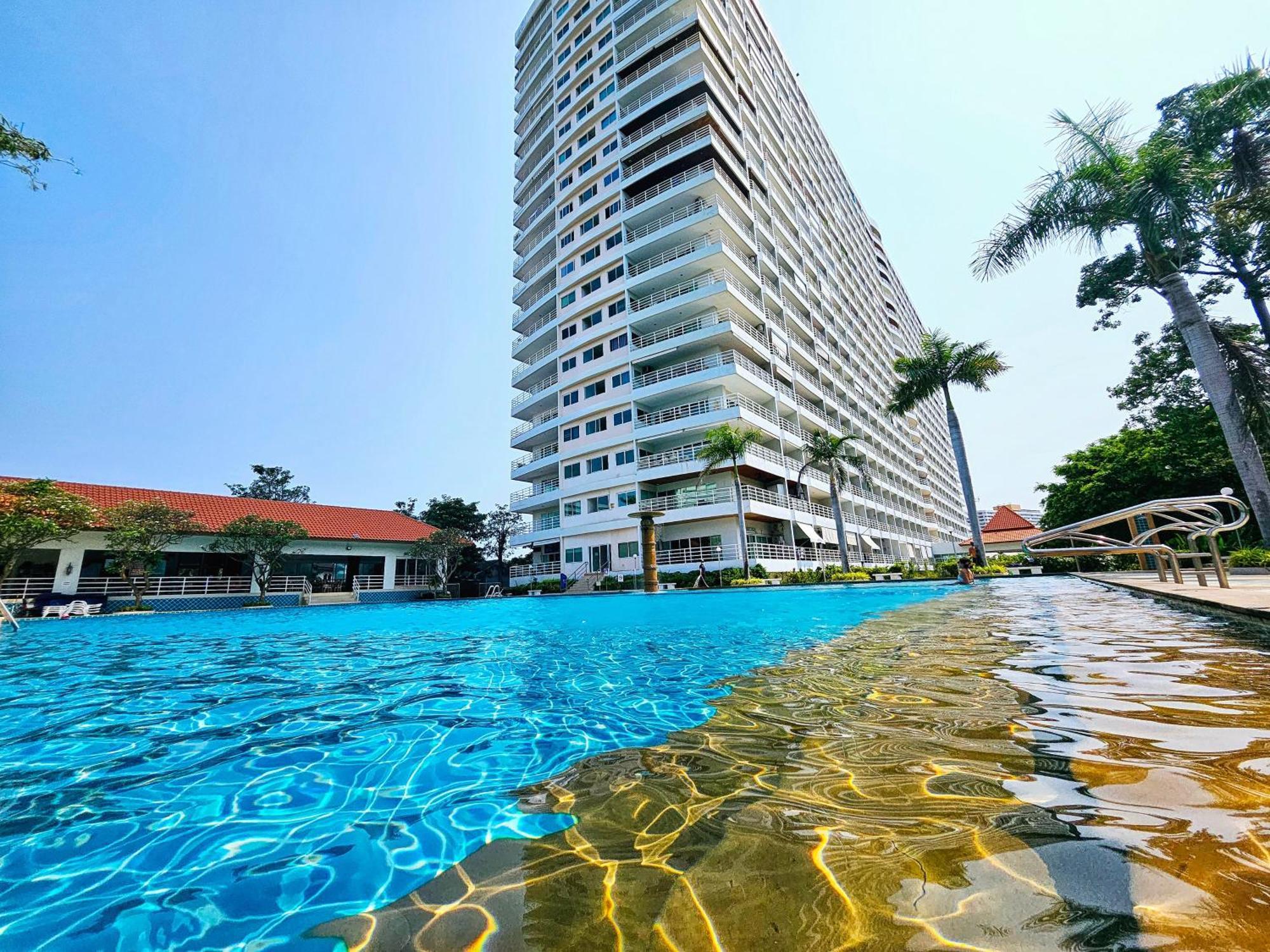 View Talay 5 Jomtien Beachfront Pattaya Ngoại thất bức ảnh