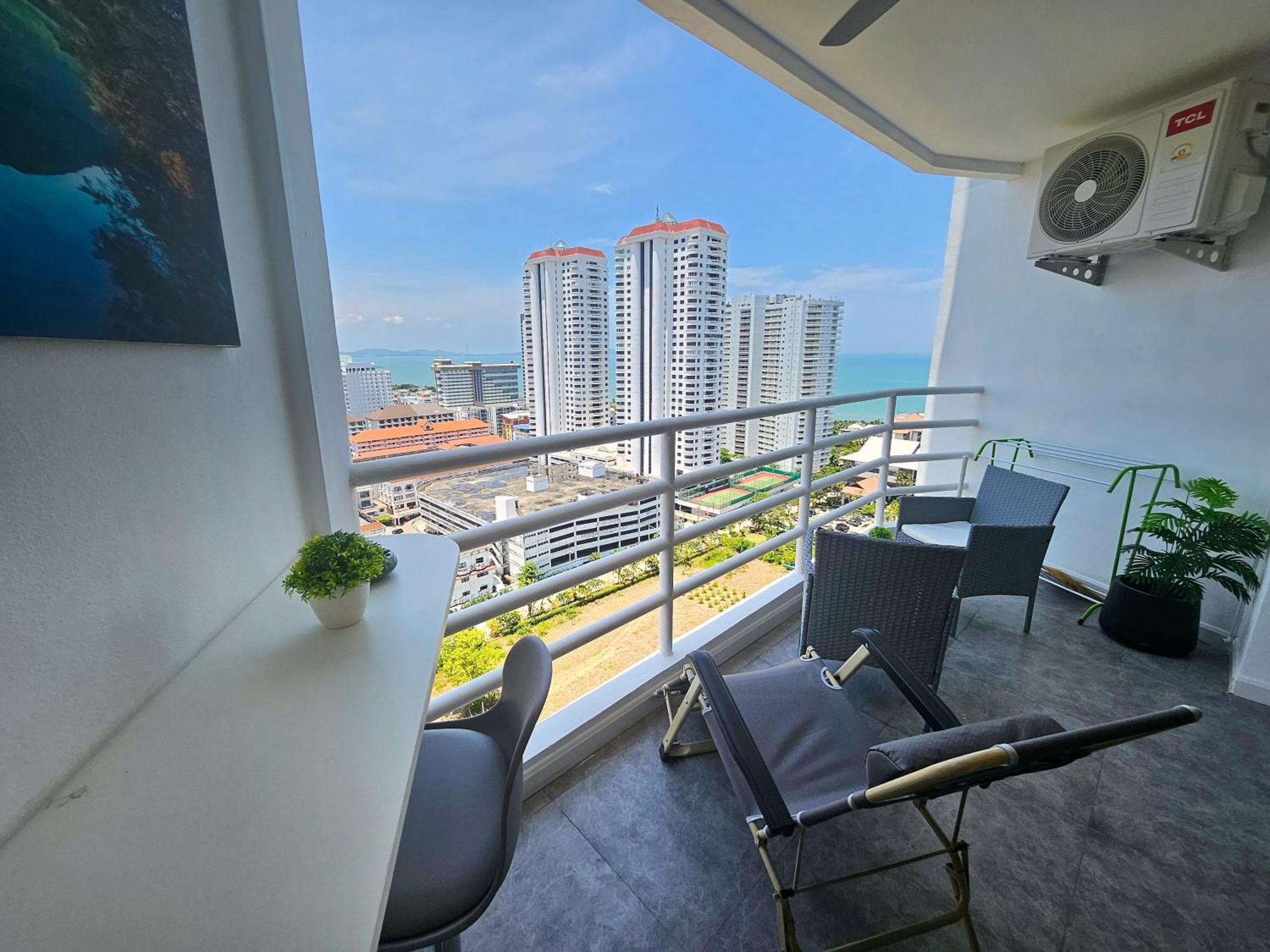 View Talay 5 Jomtien Beachfront Pattaya Ngoại thất bức ảnh