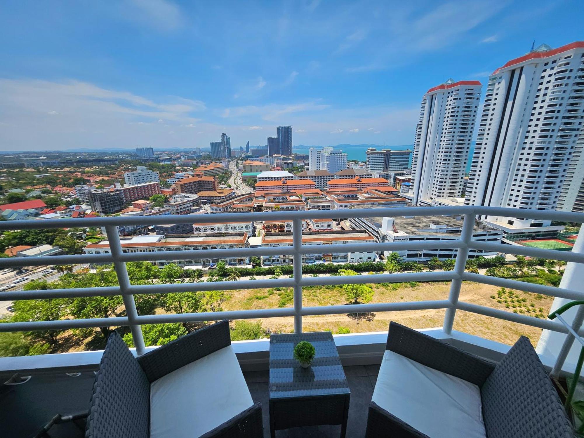 View Talay 5 Jomtien Beachfront Pattaya Ngoại thất bức ảnh